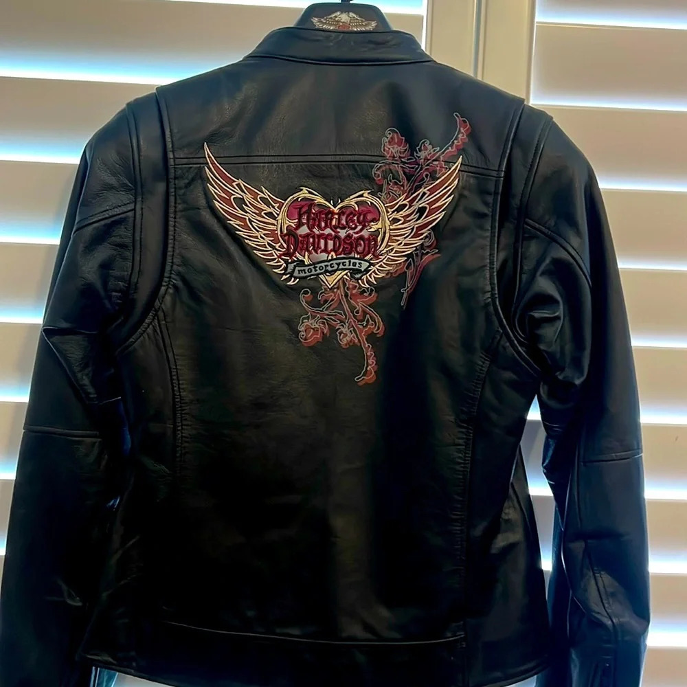 Harley Davidson women’s black leather embroidered jacket size XS